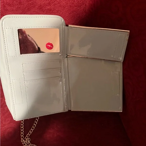 Betsey Johnson refrigerator purse (rare) - Picture 3 of 8